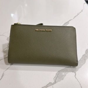 Michael Kors Jet Set wristlet
